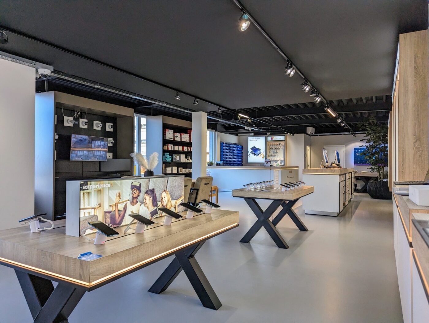 De winkel van iSarkis aan de Anjelierstraat in Almelo